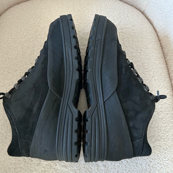 Mephisto Gore-Tex Hiking Boots - Picture 2 of 10